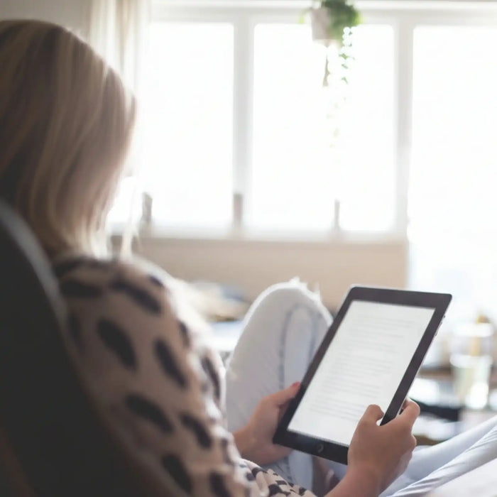 Liseuse TUTT 6" 32 Go avec écran tactile | Ultra légère et fine, à encre électronique E6 