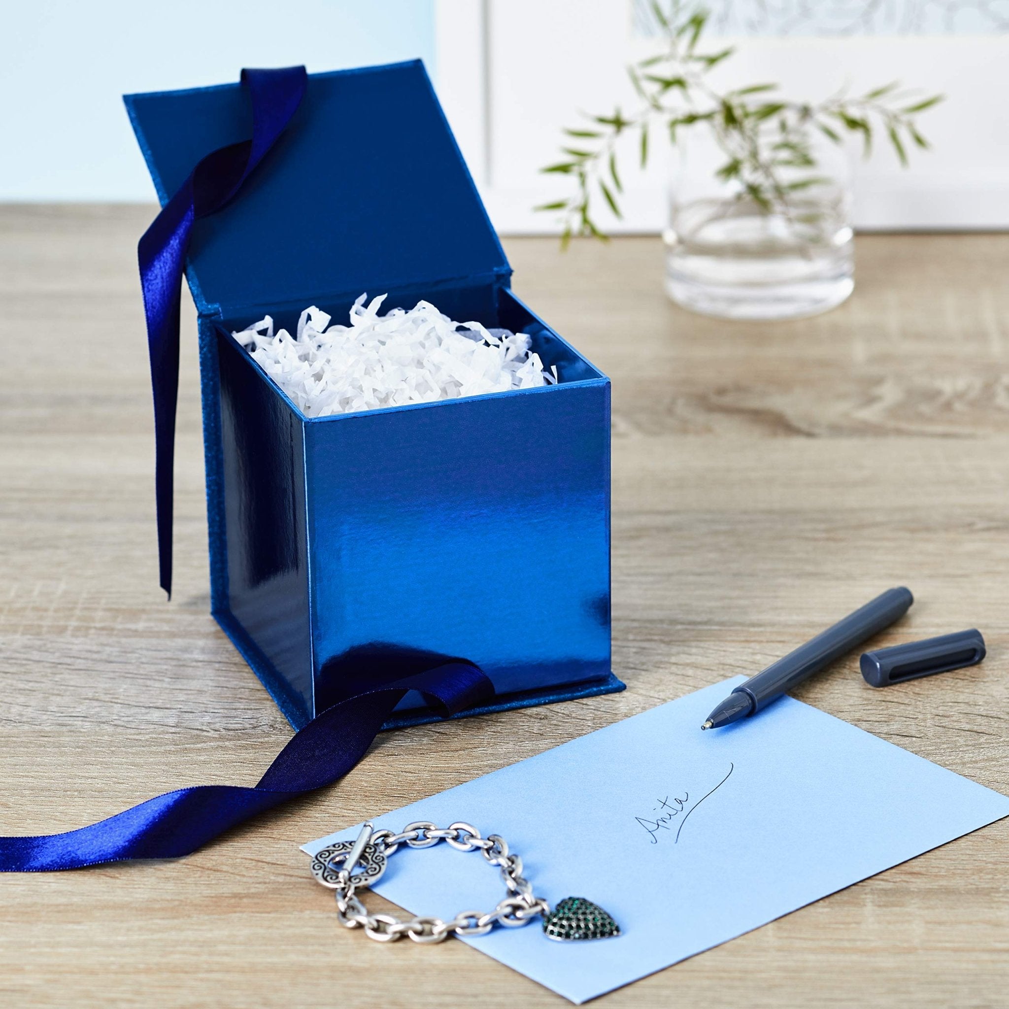 GOOD DRAGONS Small Gift Box with Bow and Shredded Paper Fill (Silver Signature 4 inch Gift Box with Glitter) - TUTT