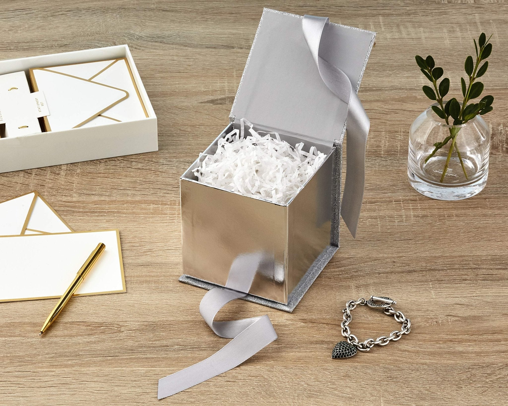 GOOD DRAGONS Small Gift Box with Bow and Shredded Paper Fill (Silver Signature 4 inch Gift Box with Glitter) - TUTT